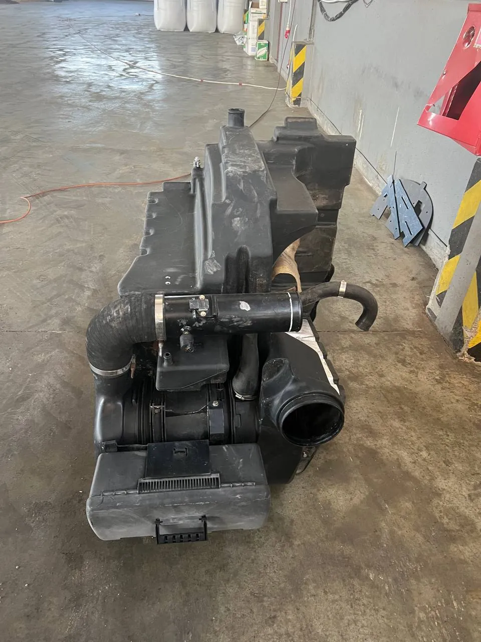 Foto 4 der Reparatur — Kraftstofftank-Reparatur Case 340 — Riss