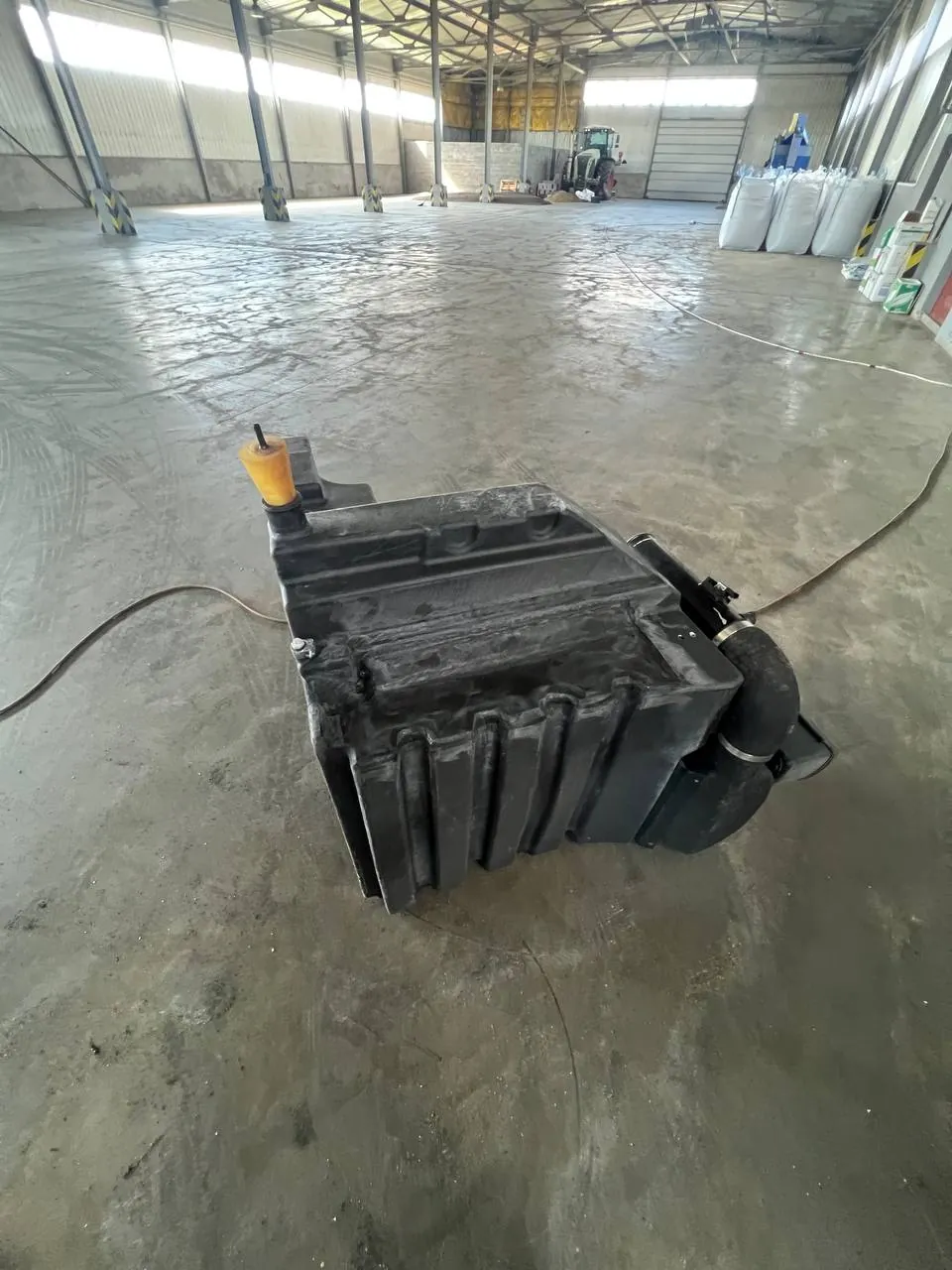 Foto 8 der Reparatur — Kraftstofftank-Reparatur Case 340 — Riss