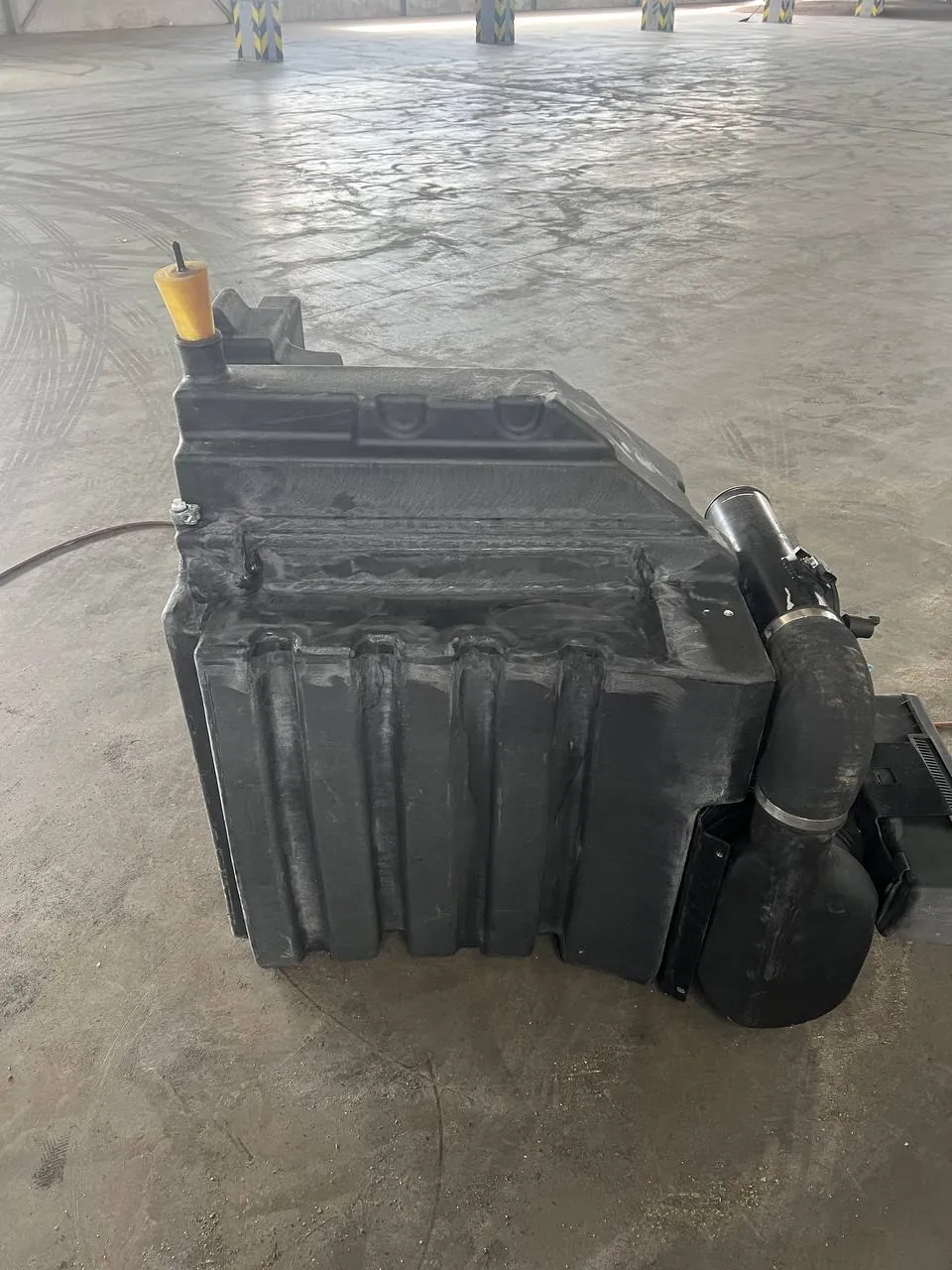 Foto 10 der Reparatur — Kraftstofftank-Reparatur Case 340 — Riss