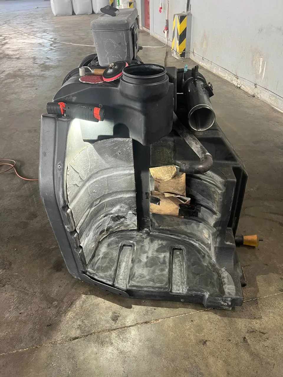 Foto 13 der Reparatur — Kraftstofftank-Reparatur Case 340 — Riss