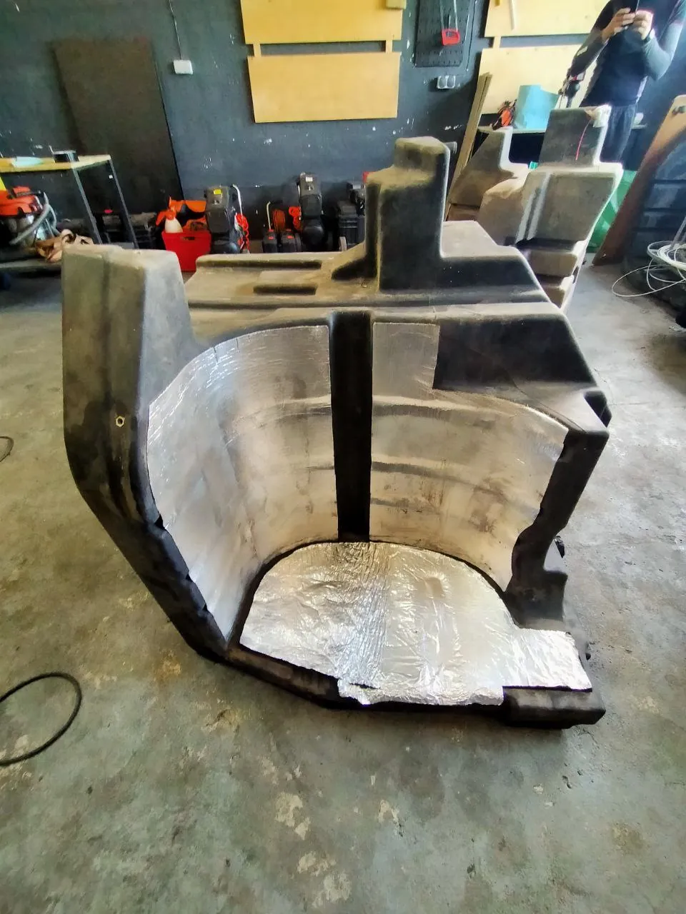Foto 4 der Reparatur — Kraftstofftank-Reparatur Case 340 — Riss am Befestigungspunkt