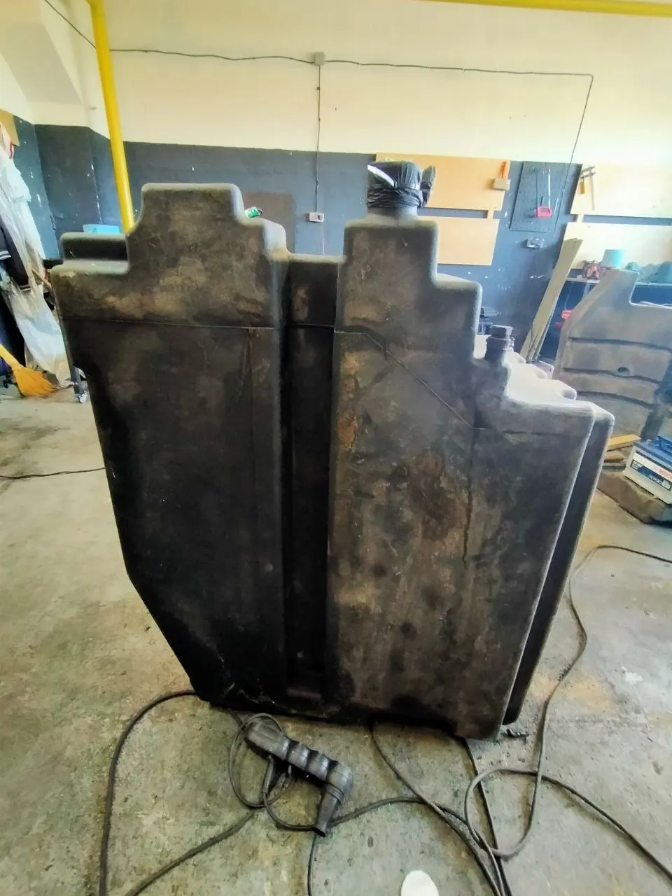 Foto 11 der Reparatur — Kraftstofftank-Reparatur Case 340 — Riss am Befestigungspunkt