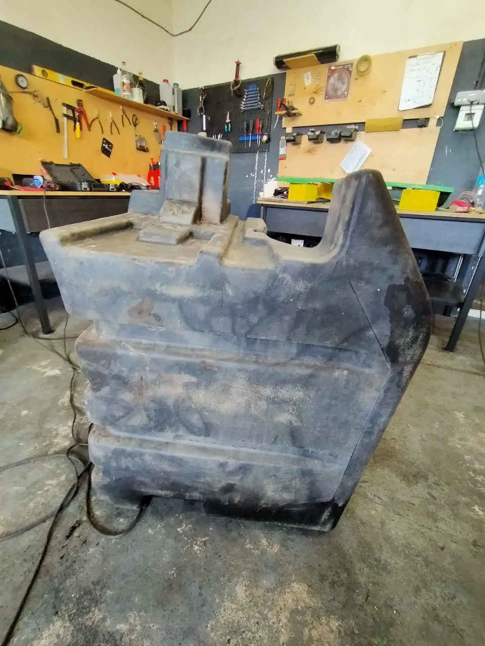 Foto 12 der Reparatur — Kraftstofftank-Reparatur Case 340 — Riss am Befestigungspunkt