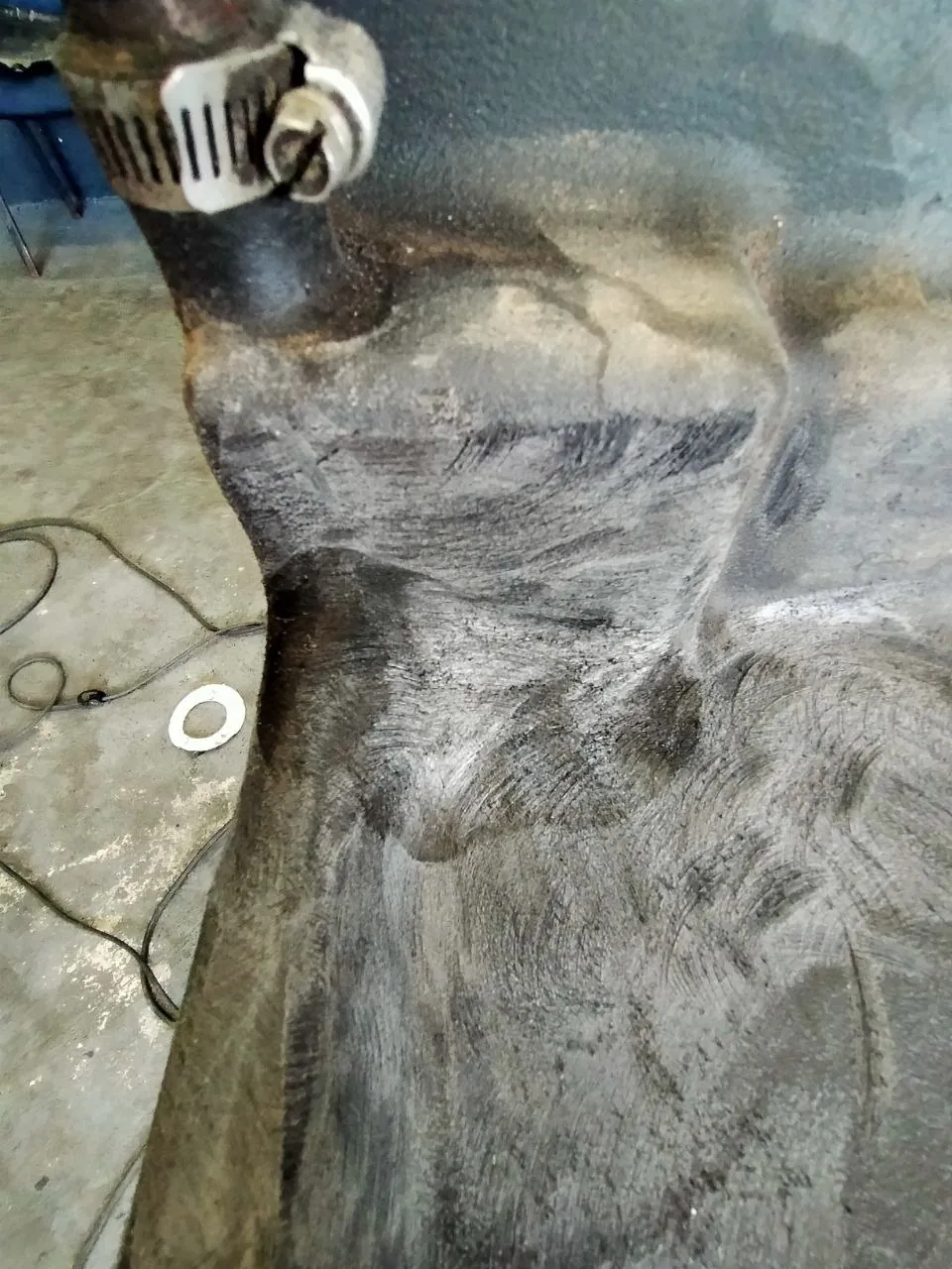 Foto 14 der Reparatur — Kraftstofftank-Reparatur Case 340 — Riss am Befestigungspunkt