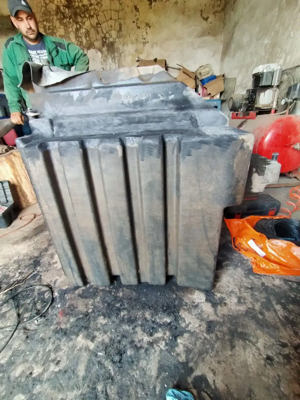 Foto 2 der Reparatur — Kraftstofftank-Reparatur Case 340 (2)
