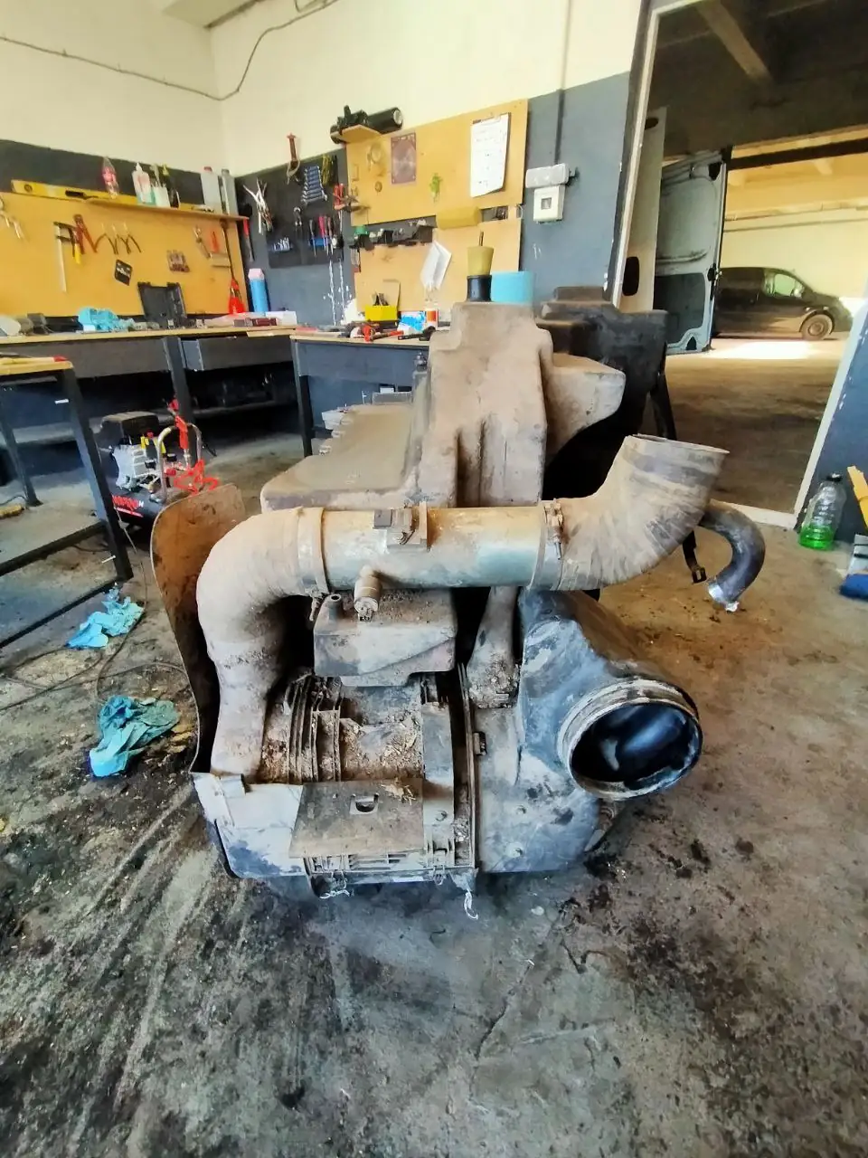 Foto 19 der Reparatur — Kraftstofftank-Reparatur Case 340