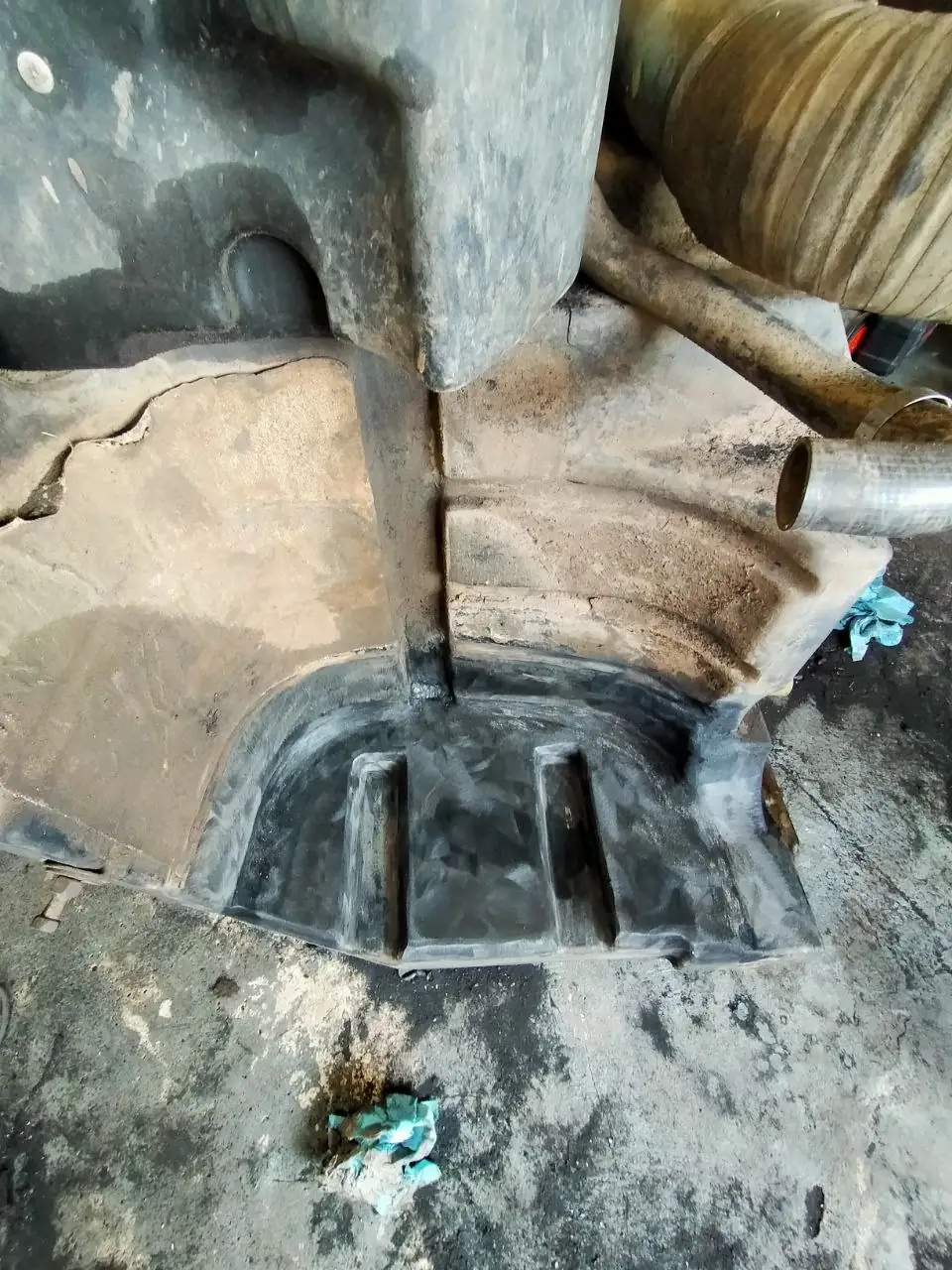 Foto 2 der Reparatur — Kraftstofftank-Reparatur Case 340