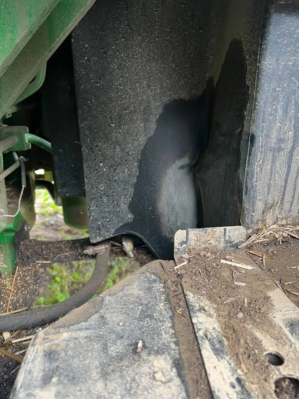 Foto 5 der Reparatur — Kraftstofftank-Reparatur John Deere 8R370