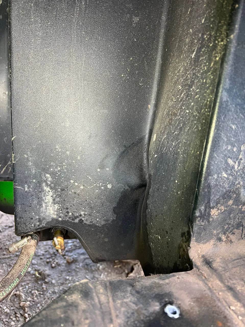 Foto 4 der Reparatur — Kraftstofftank-Reparatur John Deere 8R370 — Oktober 2023
