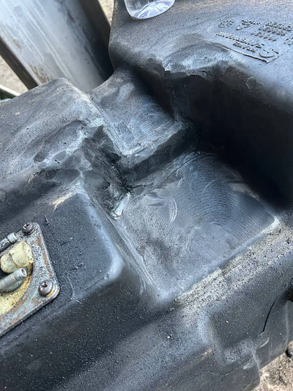 Foto 1 der Reparatur — Kraftstofftank-Reparatur John Deere 6920
