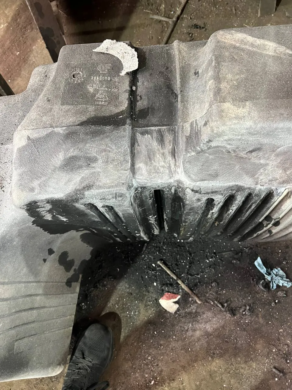 Foto 10 der Reparatur — Kraftstofftank-Reparatur am Traktor — November 2023
