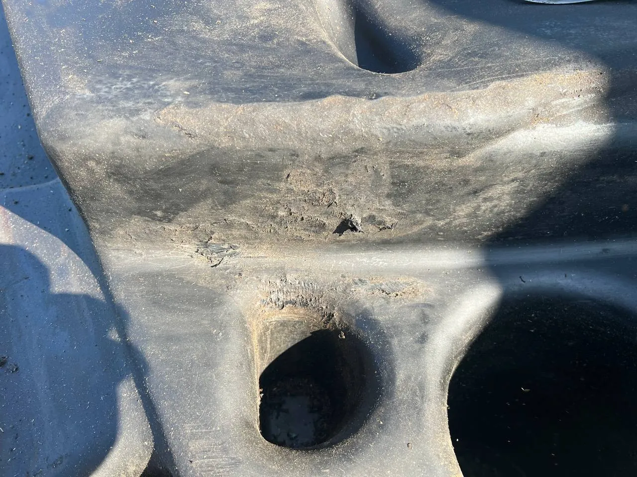 Foto 2 der Reparatur — Kraftstofftank-Reparatur Claas Lexion 760 — Risse an zwei Stellen