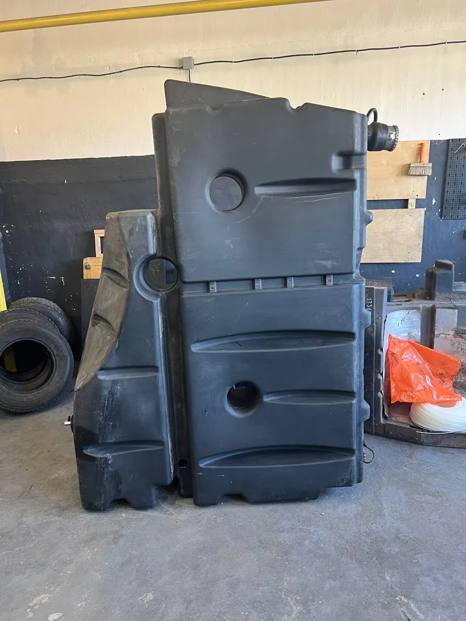 Foto 5 der Reparatur — Kraftstofftank-Reparatur Claas Lexion 760 — Risse an zwei Stellen
