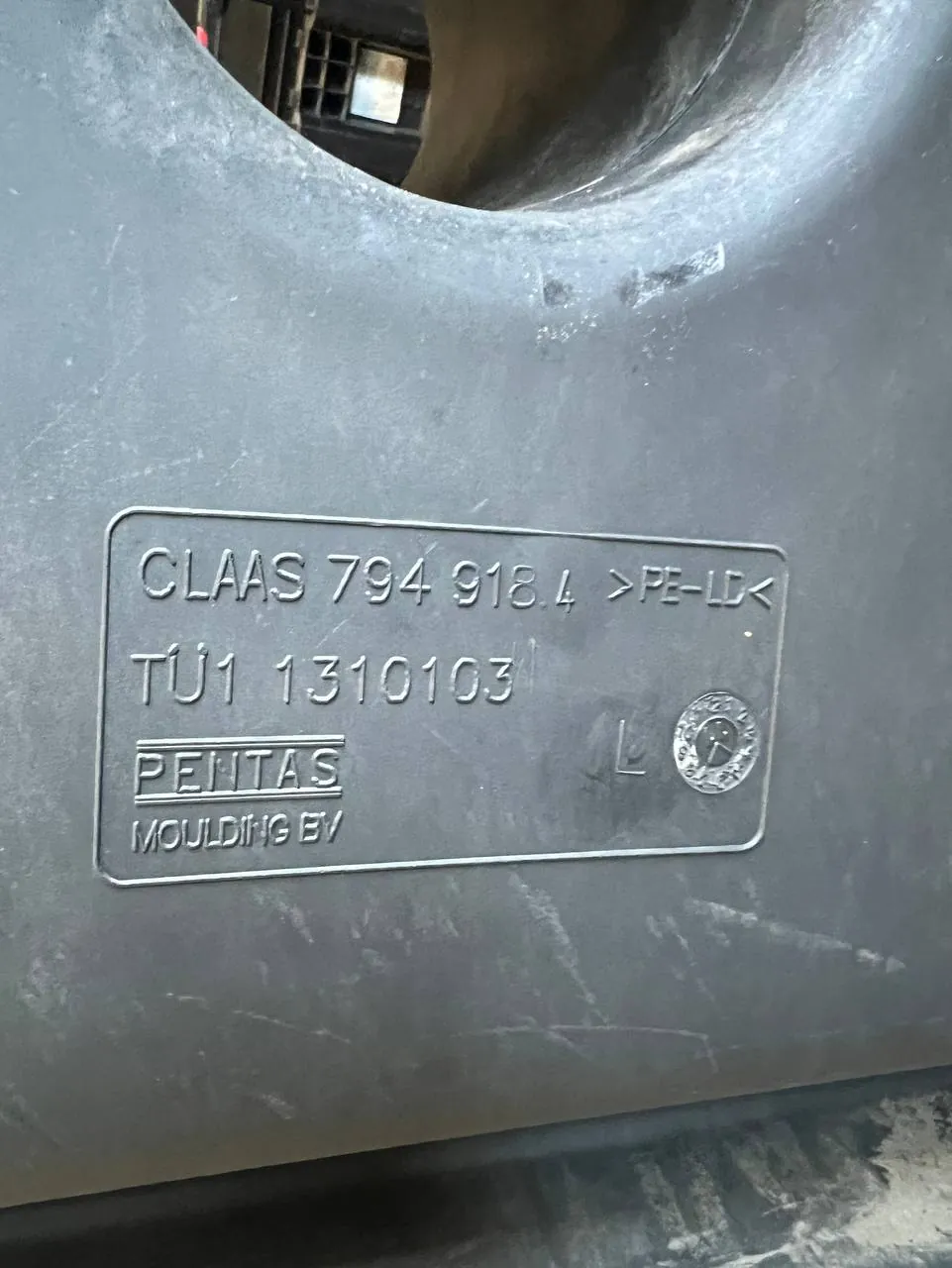 Foto 6 der Reparatur — Kraftstofftank-Reparatur Claas Lexion 760 — Risse an zwei Stellen