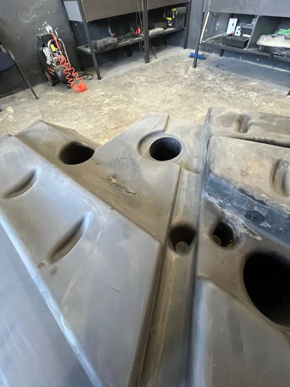 Foto 7 der Reparatur — Kraftstofftank-Reparatur Claas Lexion 760 — Risse an zwei Stellen