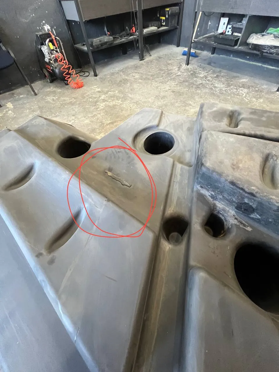 Foto 13 der Reparatur — Kraftstofftank-Reparatur Claas Lexion 760 — Risse an zwei Stellen