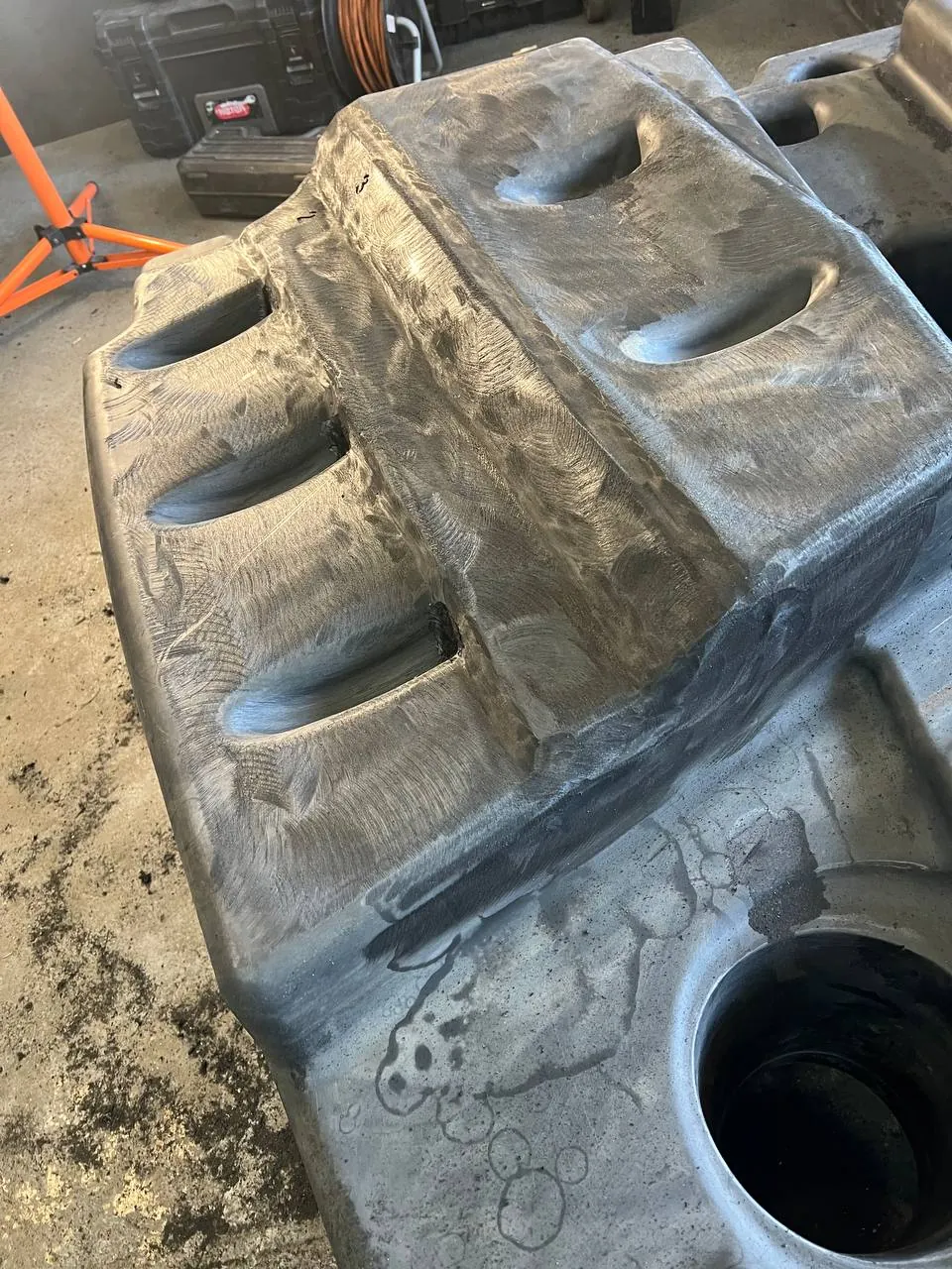 Foto 23 der Reparatur — Kraftstofftank-Reparatur Claas Lexion 760 — Risse an zwei Stellen