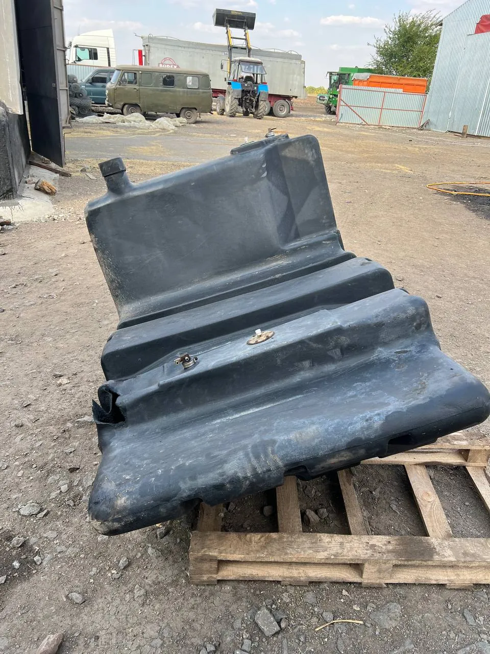 Foto 4 der Reparatur — Kraftstofftank-Reparatur John Deere 9560 STS