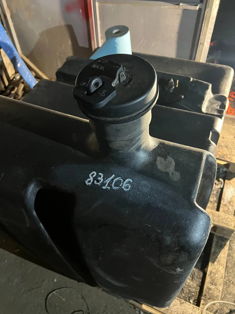 Foto 12 der Reparatur — Kraftstofftank-Reparatur John Deere 9560 STS