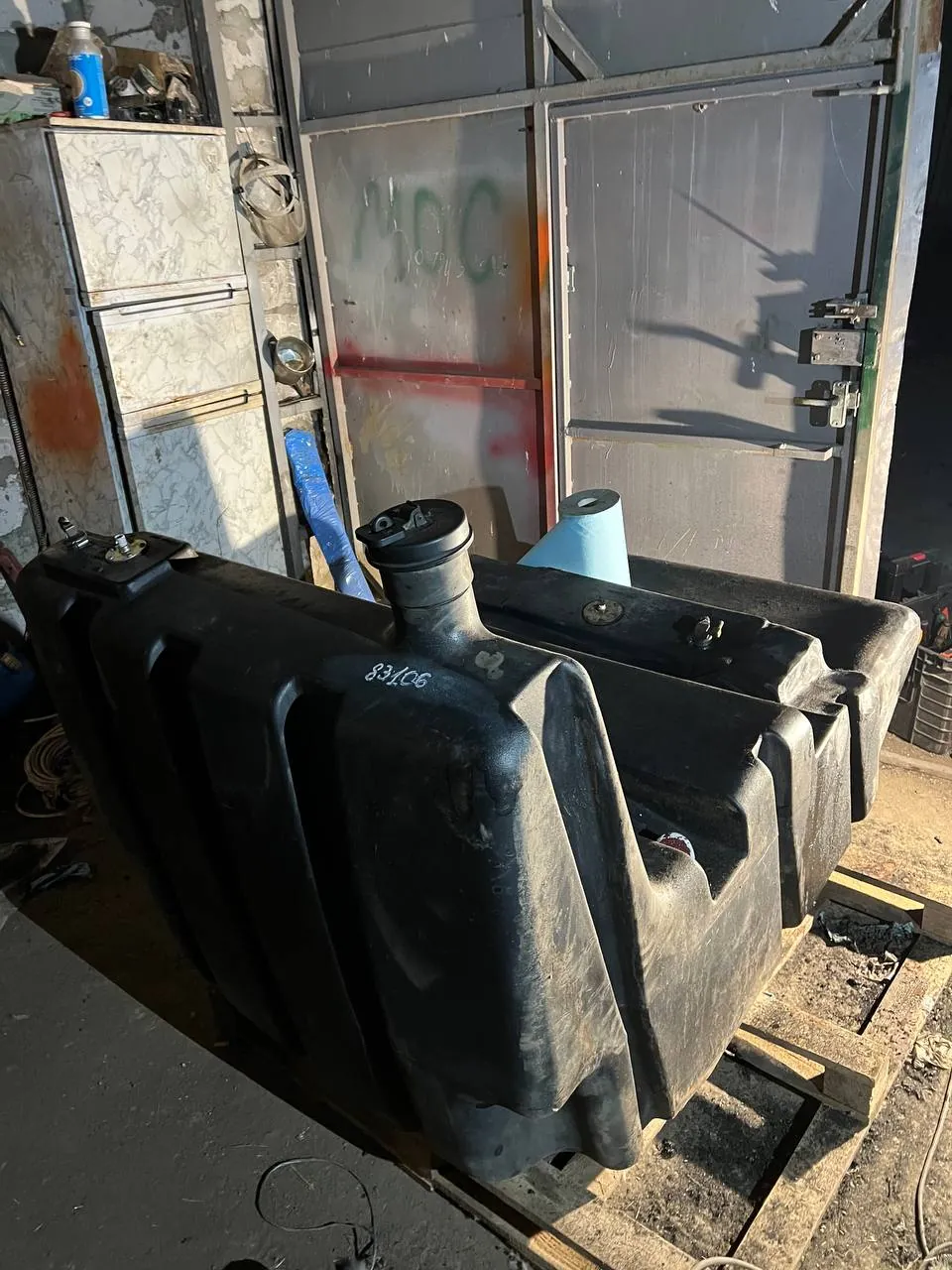 Foto 13 der Reparatur — Kraftstofftank-Reparatur John Deere 9560 STS