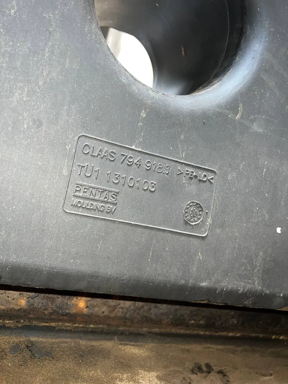 Foto 2 der Reparatur — Kraftstofftank-Reparatur Claas Lexion 600 — Oktober 2023