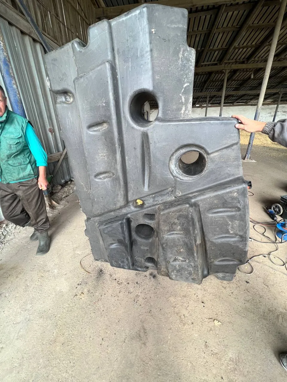 Foto 9 der Reparatur — Kraftstofftank-Reparatur Claas Lexion 600 — Oktober 2023