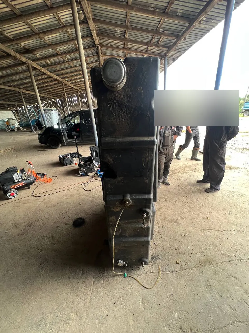 Foto 10 der Reparatur — Kraftstofftank-Reparatur Claas Lexion 600 — Oktober 2023