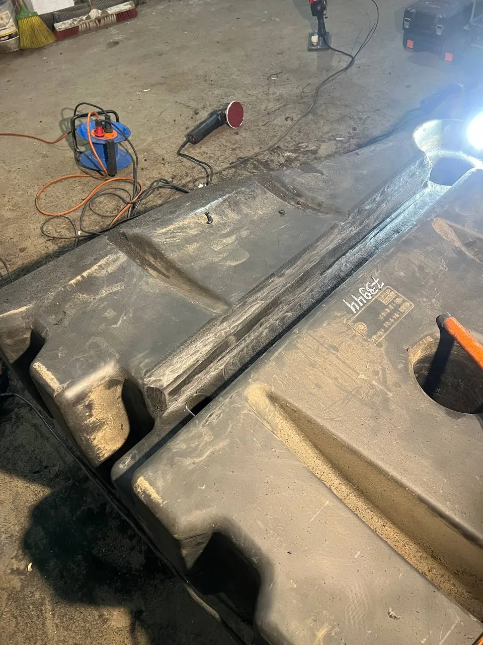 Foto 9 der Reparatur — Kraftstofftank-Reparatur Claas Lexion — November 2023