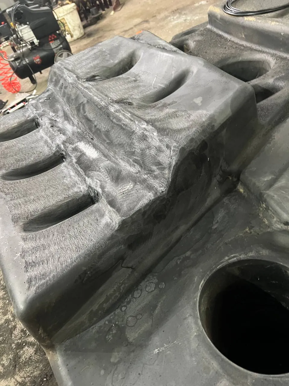 Foto 12 der Reparatur — Kraftstofftank-Reparatur Claas Lexion — November 2023