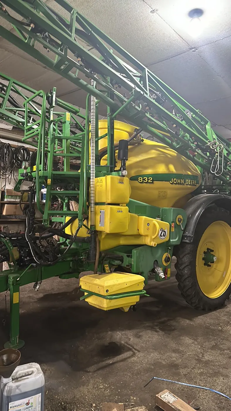Foto 21 der Reparatur — Spritzentank-Reparatur John Deere 832
