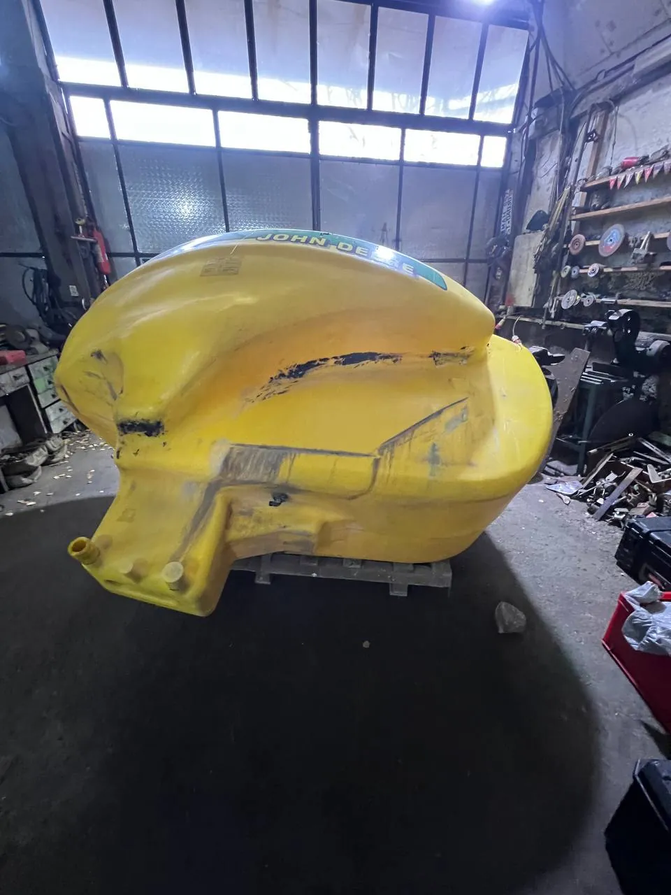 Foto 9 der Reparatur — Spritzentank-Reparatur John Deere 832
