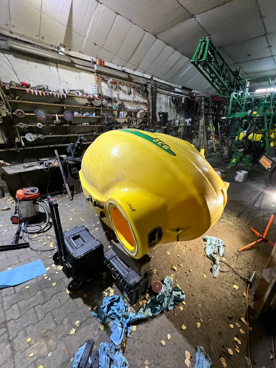 Foto 12 der Reparatur — Spritzentank-Reparatur John Deere 832