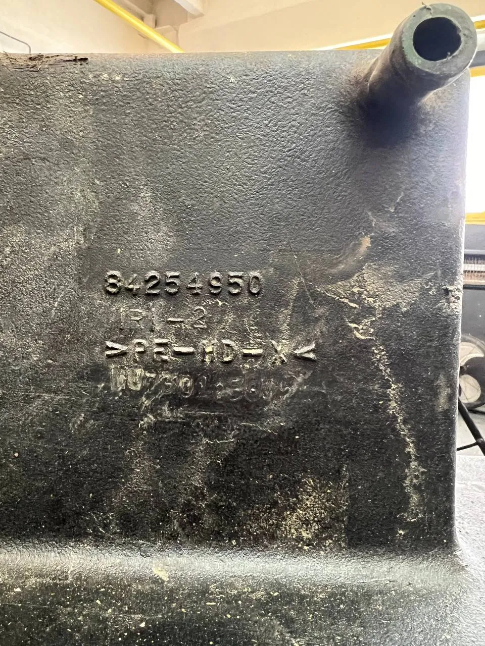 Foto 2 der Reparatur — Kraftstofftank-Reparatur New Holland T 8.390