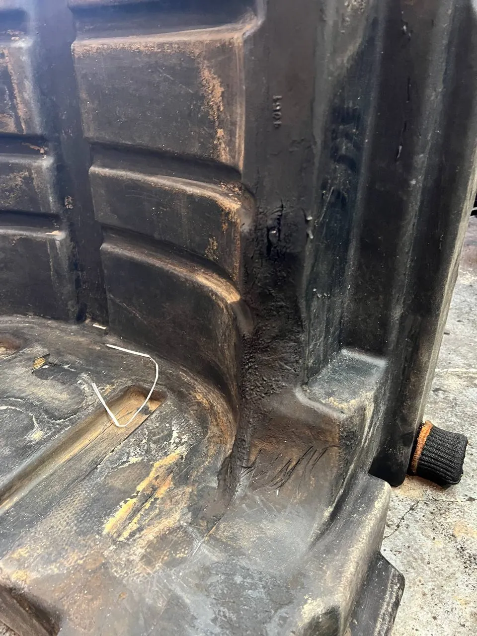 Foto 7 der Reparatur — Kraftstofftank-Reparatur New Holland T 8.390
