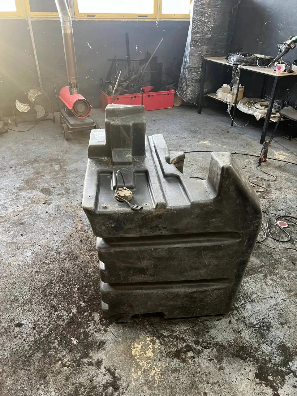 Foto 9 der Reparatur — Kraftstofftank-Reparatur New Holland T 8.390