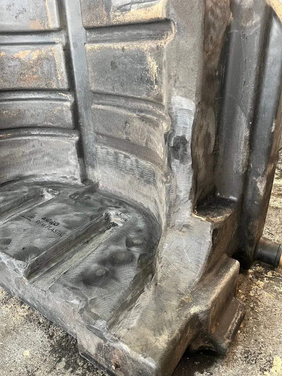 Foto 12 der Reparatur — Kraftstofftank-Reparatur New Holland T 8.390