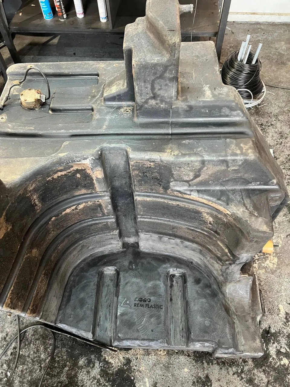 Foto 13 der Reparatur — Kraftstofftank-Reparatur New Holland T 8.390