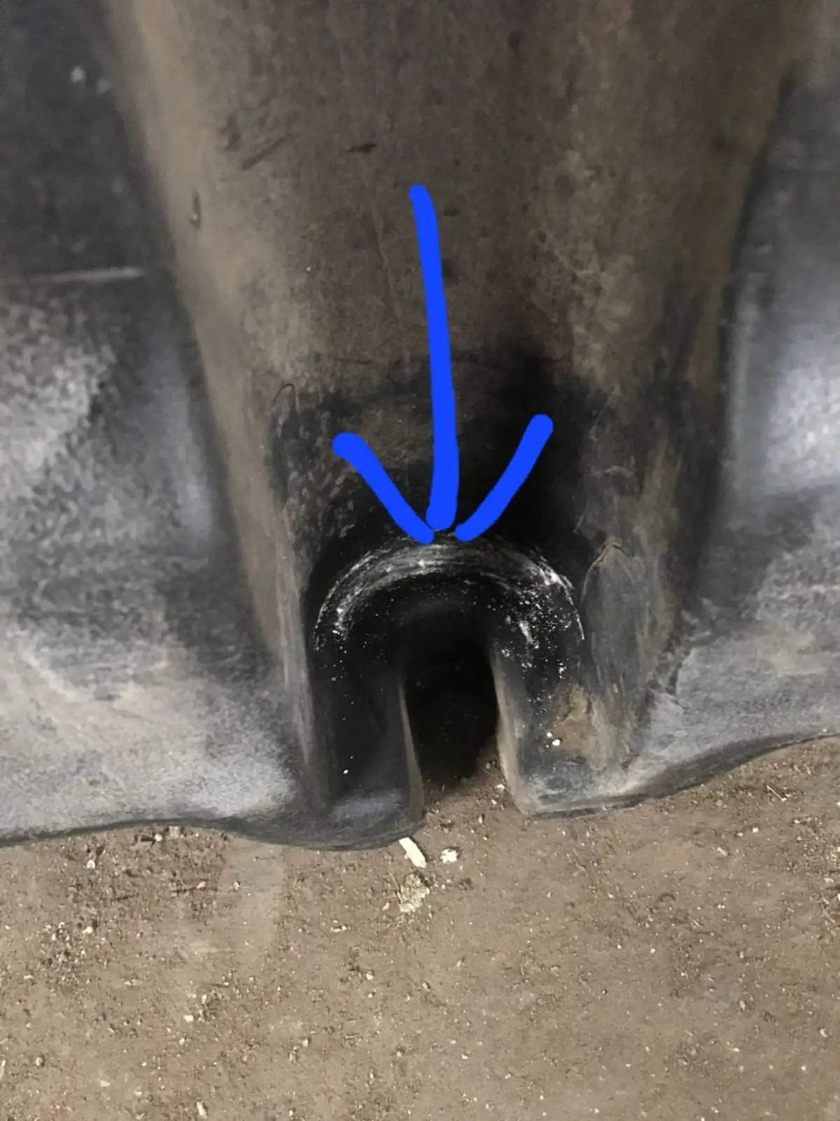 Foto 1 der Reparatur — Kraftstofftank-Reparatur am Traktor — Auftrag 85698