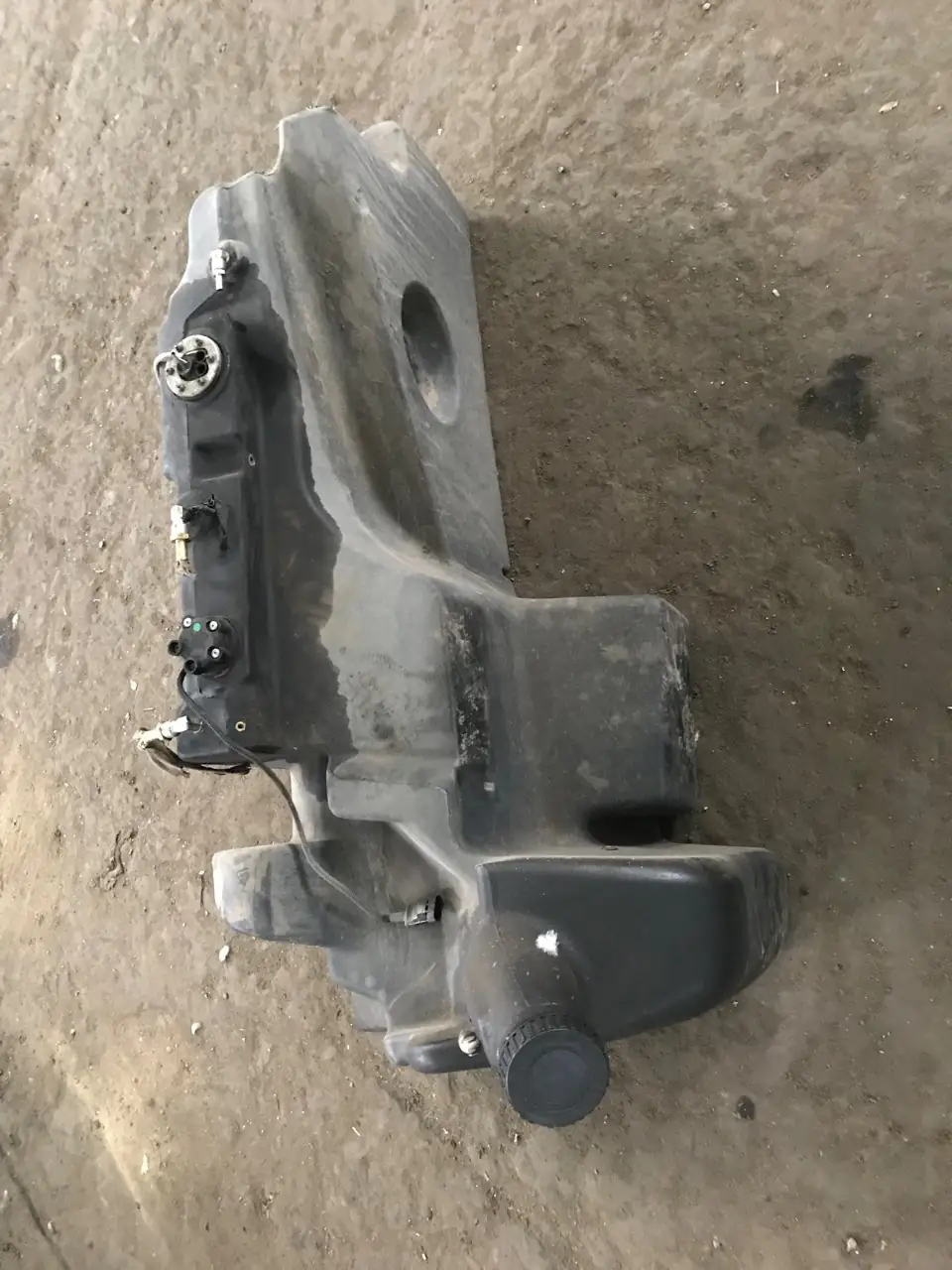 Foto 2 der Reparatur — Kraftstofftank-Reparatur am Traktor — Auftrag 85698