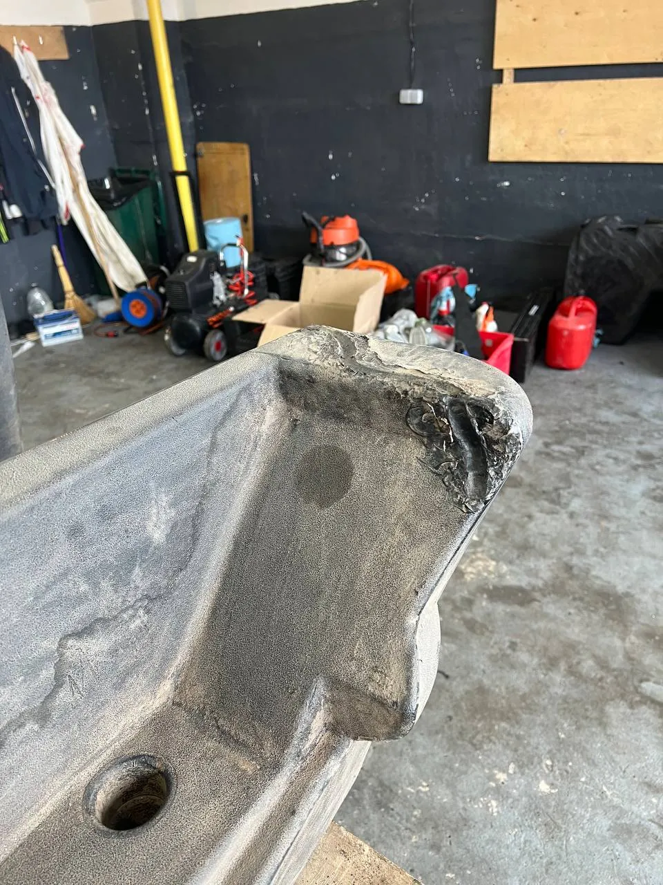 Foto 3 der Reparatur — Kraftstofftank-Reparatur JCB 531-70 — Dezember 2023