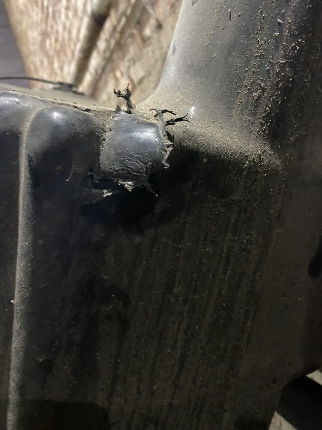 Foto 1 der Reparatur — Kraftstofftank-Reparatur am Mähdrescher