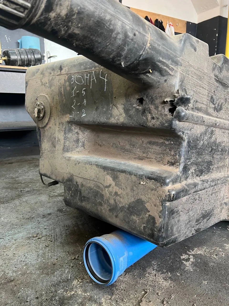 Foto 8 der Reparatur — Kraftstofftank-Reparatur am Mähdrescher