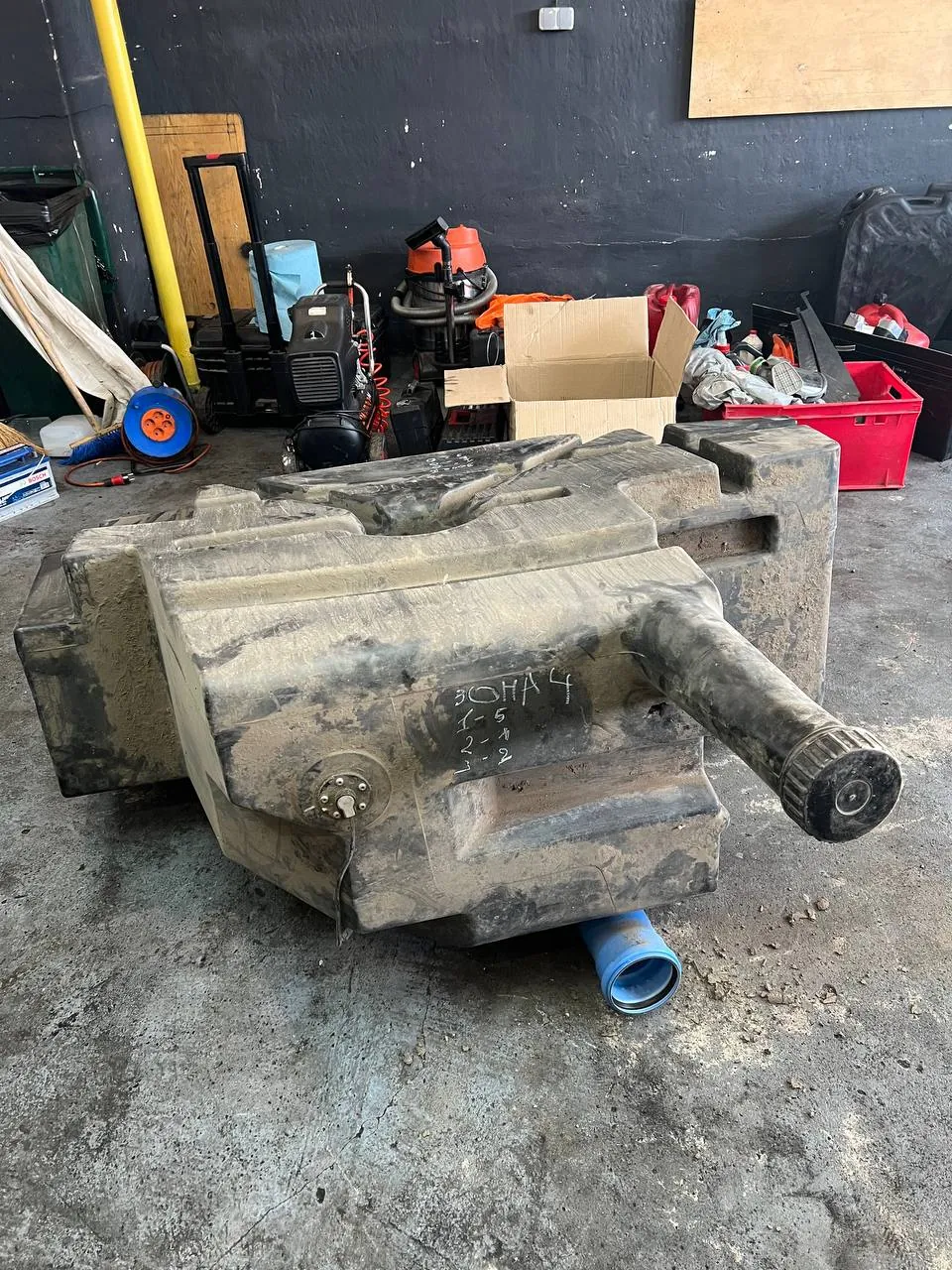 Foto 9 der Reparatur — Kraftstofftank-Reparatur am Mähdrescher