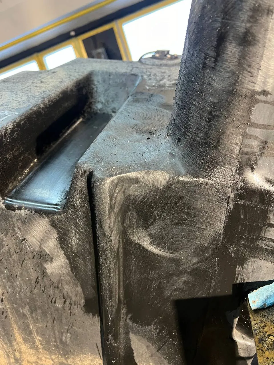 Foto 17 der Reparatur — Kraftstofftank-Reparatur am Mähdrescher