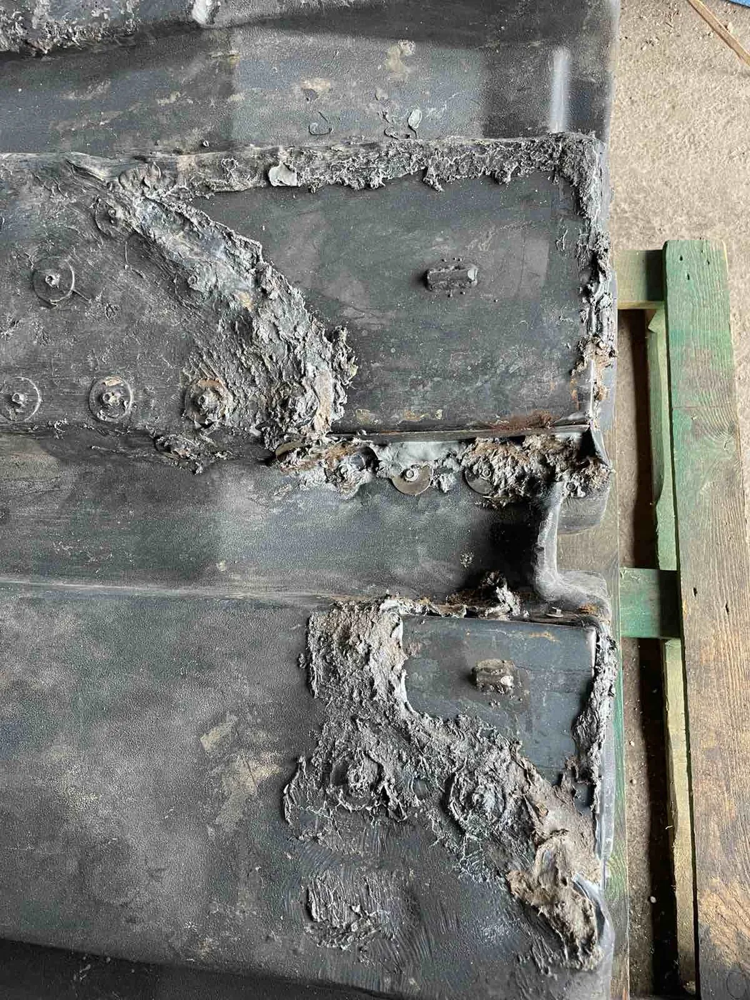 Foto 1 der Reparatur — Kraftstofftank-Reparatur John Deere — Dezember 2023