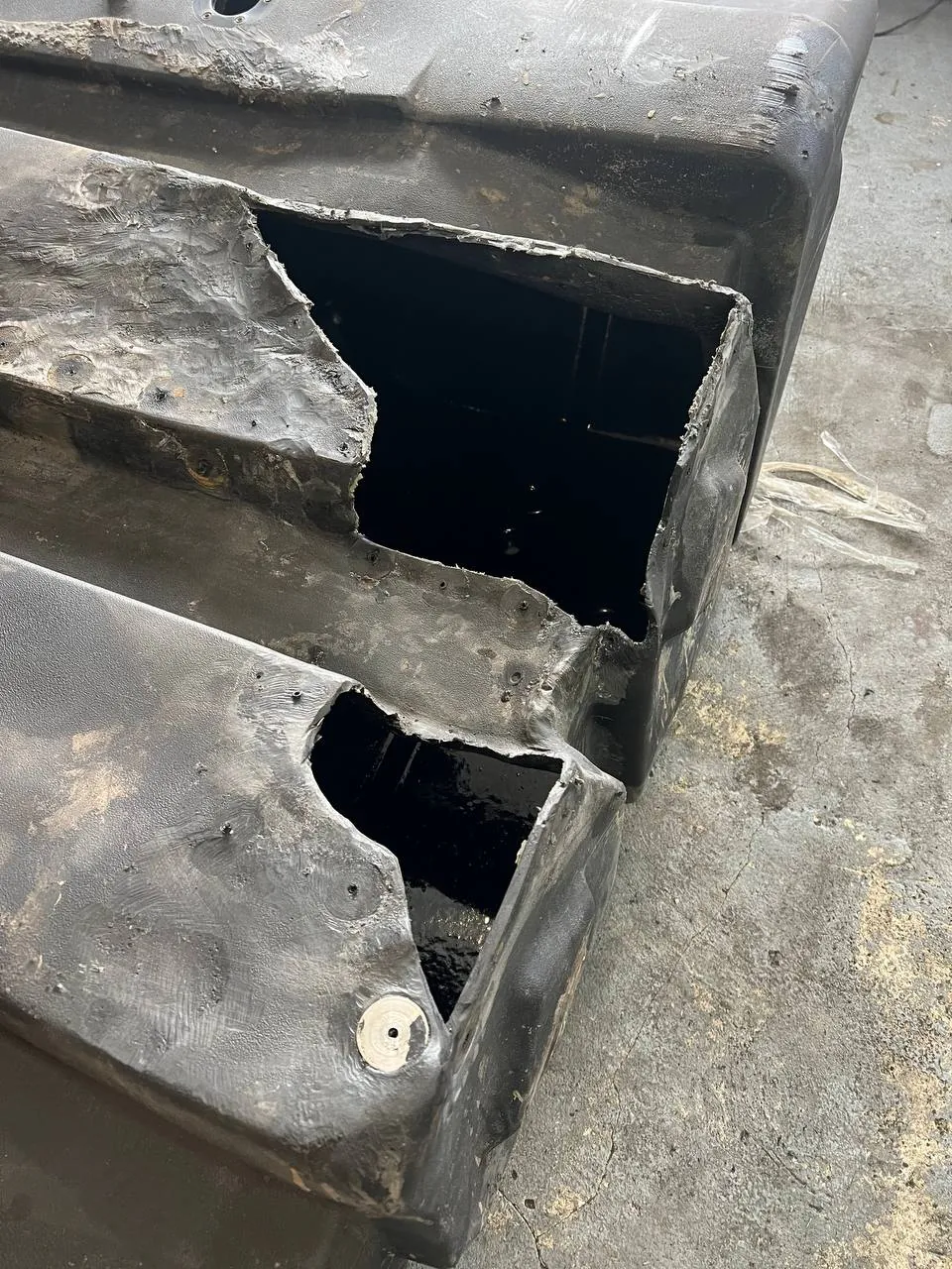 Foto 6 der Reparatur — Kraftstofftank-Reparatur John Deere — Dezember 2023