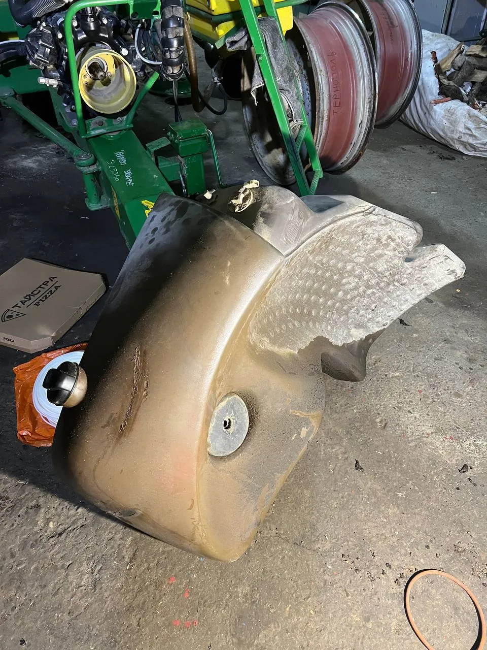 Foto 4 der Reparatur — Kraftstofftank-Reparatur Manitou — November 2023