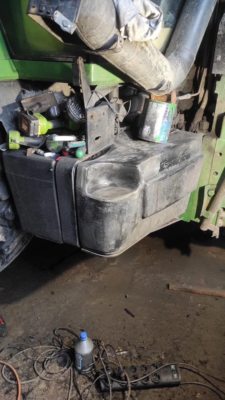 Foto 10 der Reparatur — Kraftstofftank-Reparatur John Deere 8400