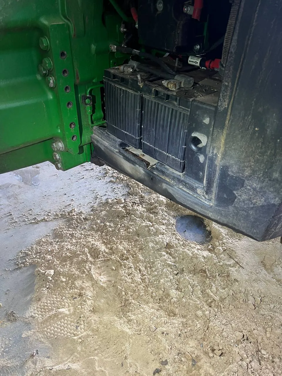 Foto 2 der Reparatur — Kraftstofftank-Reparatur John Deere 8R 340