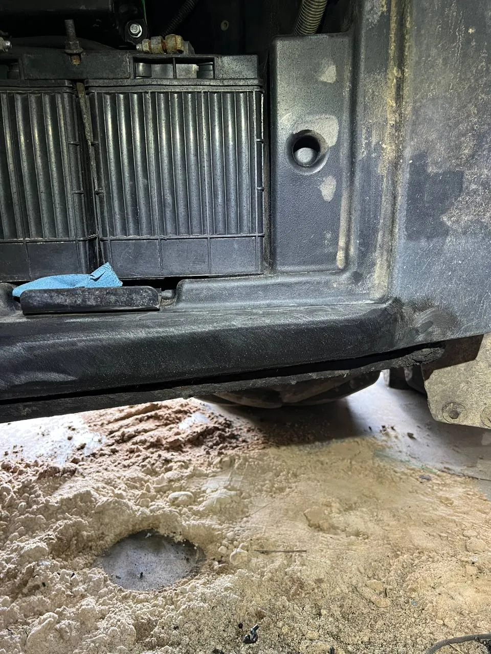 Foto 8 der Reparatur — Kraftstofftank-Reparatur John Deere 8R 340